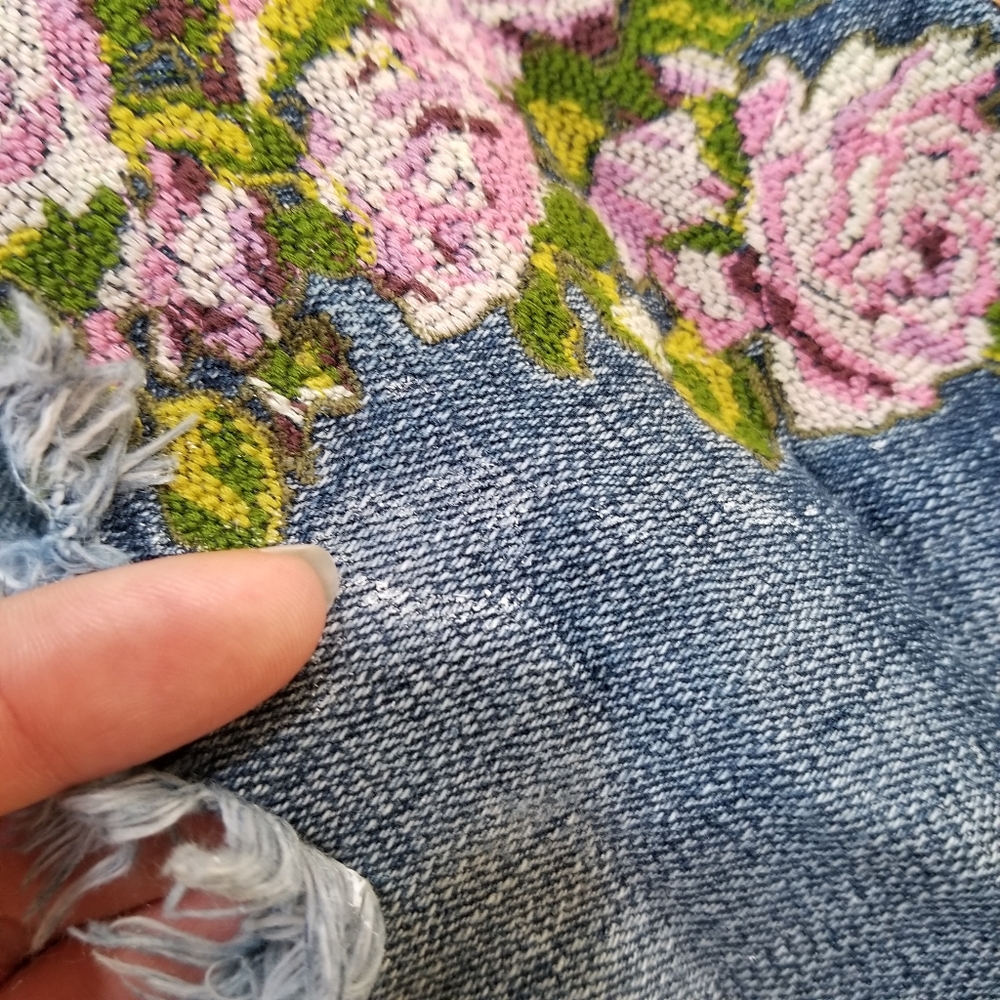 AMERICAN EAGLE Blue Shorts With Flowers Stretch SIZE 4. - Picture 15 of 16